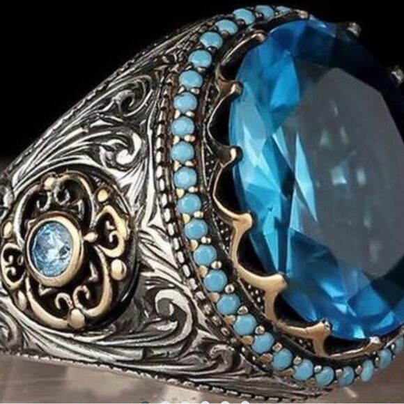 🩵 NEW Elegant & Sparkling Blue and Silver Ring 🩵 - Picture 5 of 5